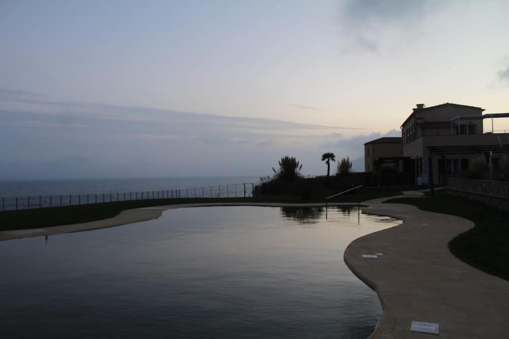 Appartamento Romantico Con Piscina Cervo Bagian luar foto