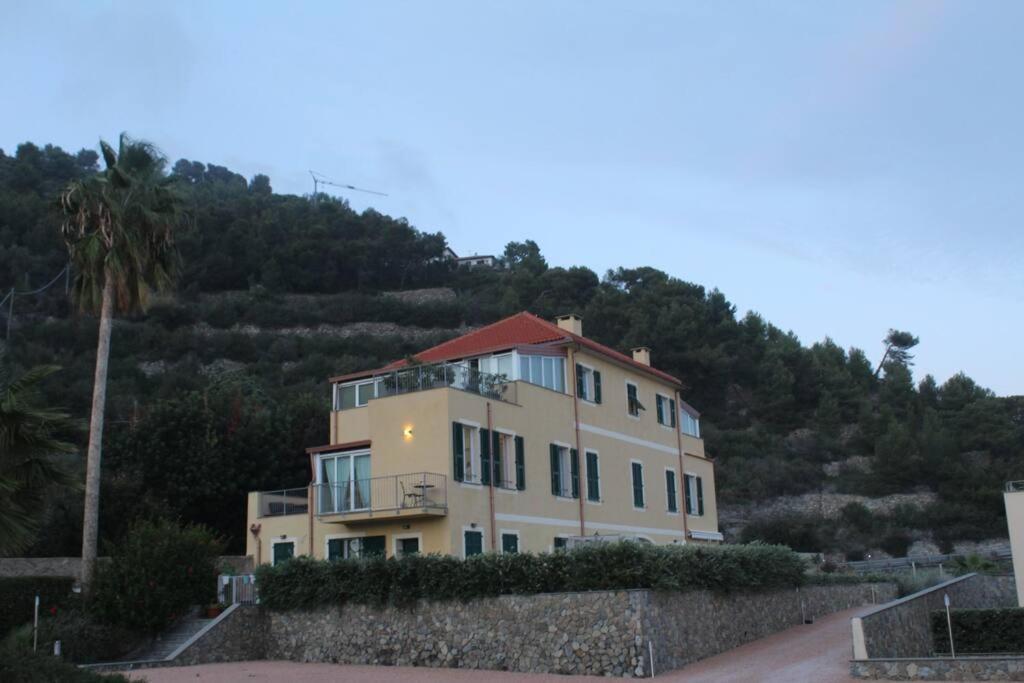Appartamento Romantico Con Piscina Cervo Bagian luar foto